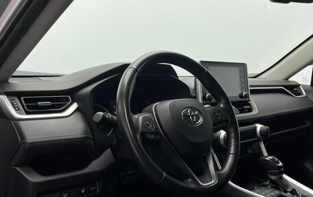Toyota RAV4, 2021 год, 3 950 000 рублей, 19 фотография
