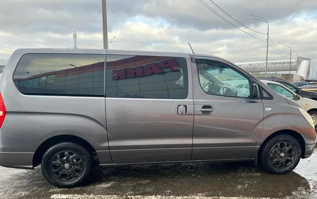 Hyundai H-1 II рестайлинг, 2011 год, 1 100 000 рублей, 2 фотография