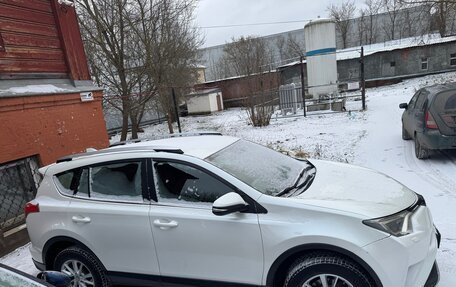 Toyota RAV4, 2017 год, 1 870 000 рублей, 6 фотография