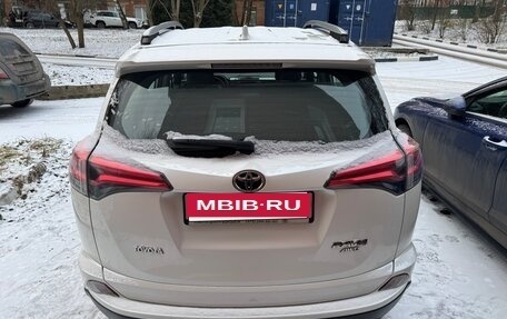Toyota RAV4, 2017 год, 1 870 000 рублей, 3 фотография