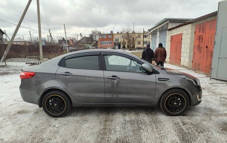 KIA Rio III рестайлинг, 2013 год, 890 000 рублей, 3 фотография