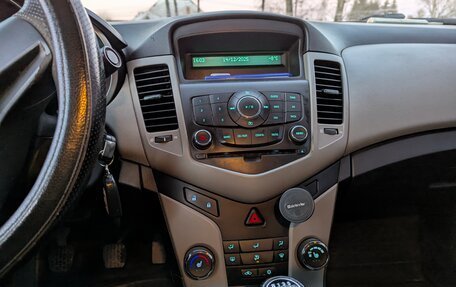 Chevrolet Cruze II, 2011 год, 590 000 рублей, 8 фотография