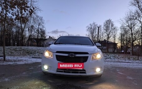 Chevrolet Cruze II, 2011 год, 590 000 рублей, 3 фотография