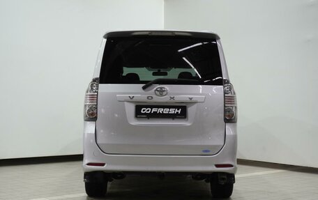 Toyota Voxy II, 2007 год, 1 210 000 рублей, 4 фотография