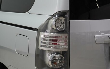 Toyota Voxy II, 2007 год, 1 210 000 рублей, 8 фотография