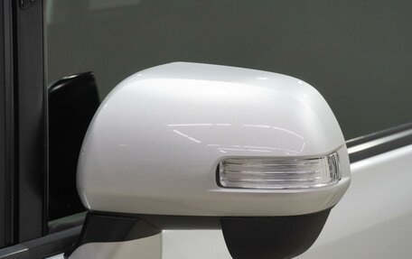 Toyota Voxy II, 2007 год, 1 210 000 рублей, 10 фотография