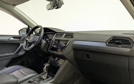 Volkswagen Tiguan II, 2021 год, 3 825 000 рублей, 11 фотография