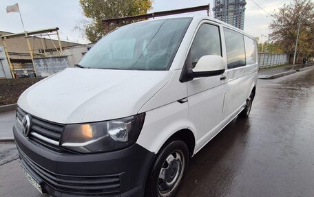 Volkswagen Transporter T6 рестайлинг, 2017 год, 2 200 000 рублей, 2 фотография