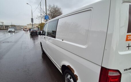 Volkswagen Transporter T6 рестайлинг, 2017 год, 2 200 000 рублей, 4 фотография