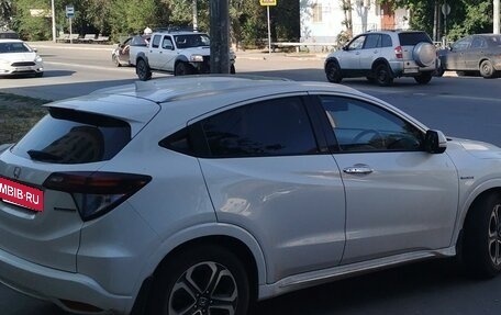 Honda Vezel, 2017 год, 1 550 000 рублей, 2 фотография