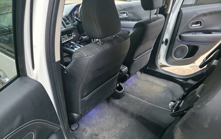 Honda Vezel, 2017 год, 1 550 000 рублей, 14 фотография