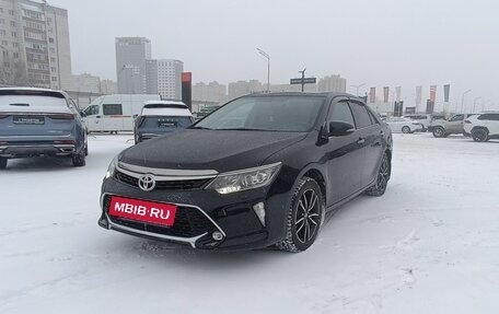 Toyota Camry, 2017 год, 2 340 000 рублей, 2 фотография