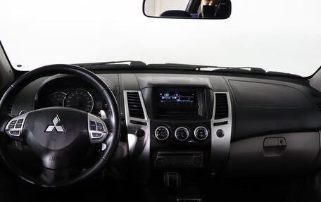 Mitsubishi Pajero Sport II рестайлинг, 2013 год, 1 699 990 рублей, 13 фотография