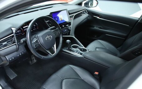 Toyota Camry, 2022 год, 3 590 000 рублей, 10 фотография