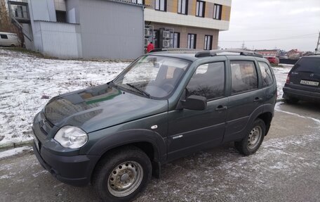 Chevrolet Niva I рестайлинг, 2011 год, 498 000 рублей, 3 фотография
