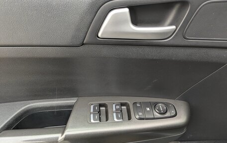 KIA Sportage IV рестайлинг, 2018 год, 1 950 000 рублей, 18 фотография