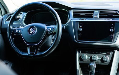 Volkswagen Tiguan II, 2019 год, 2 100 000 рублей, 10 фотография