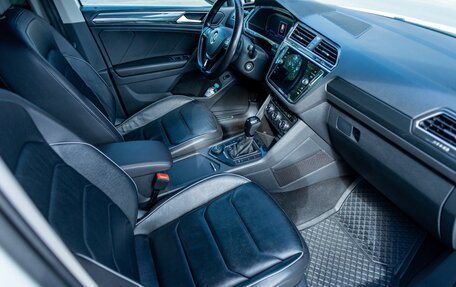 Volkswagen Tiguan II, 2019 год, 2 100 000 рублей, 14 фотография