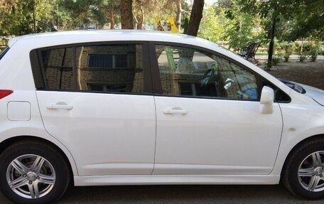 Nissan Tiida, 2010 год, 800 000 рублей, 2 фотография