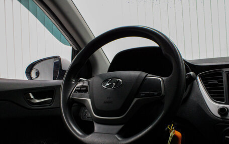 Hyundai Solaris II рестайлинг, 2017 год, 979 000 рублей, 9 фотография