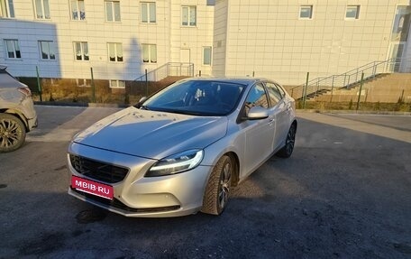Volvo V40 II рестайлинг, 2018 год, 1 490 000 рублей, 1 фотография