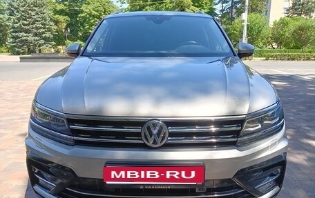 Volkswagen Tiguan II, 2019 год, 3 550 000 рублей, 1 фотография