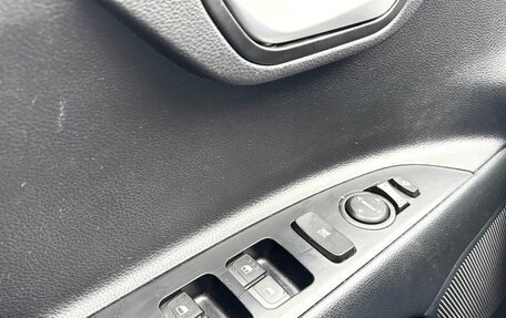 KIA Stonic, 2020 год, 1 550 000 рублей, 18 фотография