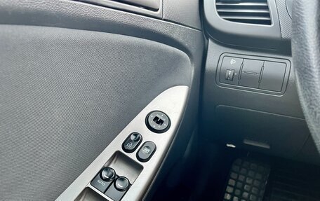 Hyundai Solaris II рестайлинг, 2015 год, 1 100 000 рублей, 23 фотография