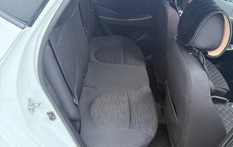 Hyundai Solaris II рестайлинг, 2015 год, 1 000 000 рублей, 6 фотография