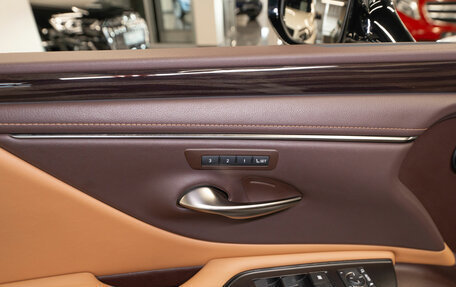 Lexus ES VII, 2018 год, 4 070 000 рублей, 21 фотография
