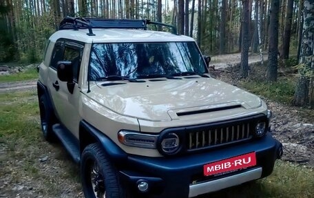 Toyota FJ Cruiser, 2021 год, 9 900 000 рублей, 1 фотография