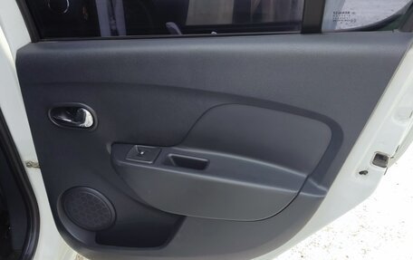 Renault Sandero II рестайлинг, 2016 год, 850 000 рублей, 22 фотография