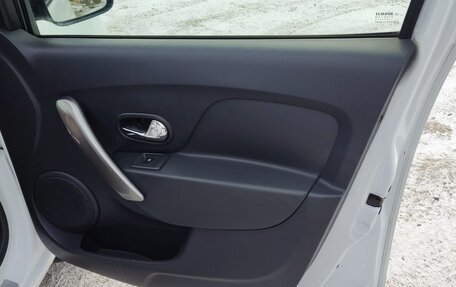 Renault Sandero II рестайлинг, 2016 год, 850 000 рублей, 23 фотография