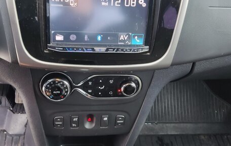 Renault Sandero II рестайлинг, 2016 год, 850 000 рублей, 36 фотография