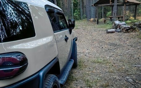 Toyota FJ Cruiser, 2021 год, 9 900 000 рублей, 3 фотография