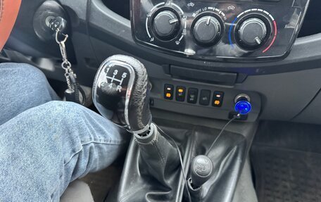 Toyota Hilux VII, 2012 год, 1 750 000 рублей, 13 фотография