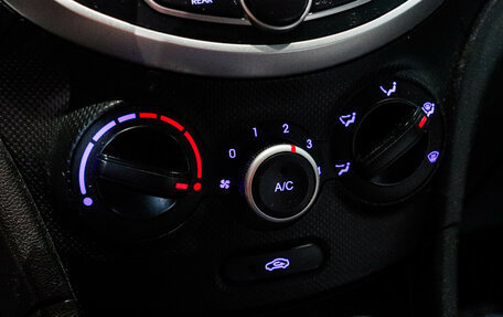 Hyundai Solaris II рестайлинг, 2012 год, 785 000 рублей, 16 фотография