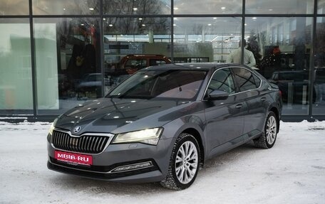 Skoda Superb III рестайлинг, 2022 год, 3 300 000 рублей, 1 фотография