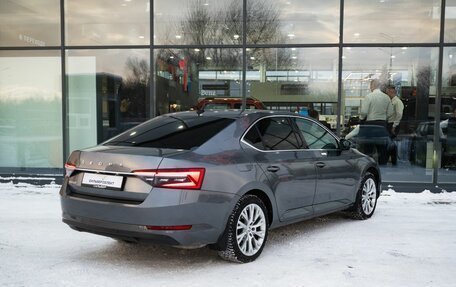 Skoda Superb III рестайлинг, 2022 год, 3 300 000 рублей, 2 фотография