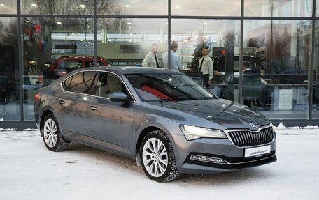 Skoda Superb III рестайлинг, 2022 год, 3 300 000 рублей, 5 фотография
