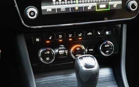 Skoda Superb III рестайлинг, 2022 год, 3 300 000 рублей, 21 фотография