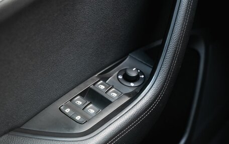 Skoda Superb III рестайлинг, 2022 год, 3 300 000 рублей, 23 фотография