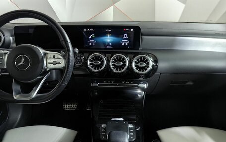 Mercedes-Benz CLA, 2020 год, 3 200 000 рублей, 13 фотография