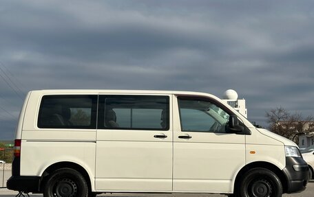 Volkswagen Transporter T5 рестайлинг, 2006 год, 1 417 000 рублей, 10 фотография