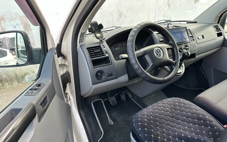 Volkswagen Transporter T5 рестайлинг, 2006 год, 1 417 000 рублей, 25 фотография