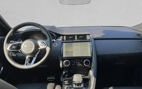 Jaguar E-Pace, 2024 год, 7 531 455 рублей, 4 фотография