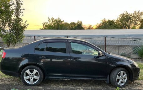 Volkswagen Jetta VI, 2006 год, 650 000 рублей, 2 фотография