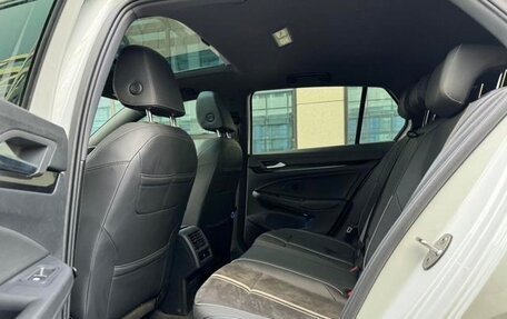 Volkswagen Golf VIII, 2022 год, 1 510 000 рублей, 10 фотография