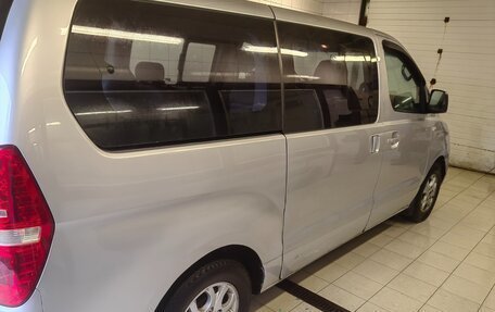 Hyundai Grand Starex Grand Starex I рестайлинг 2, 2010 год, 899 000 рублей, 4 фотография