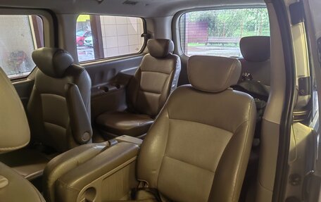 Hyundai Grand Starex Grand Starex I рестайлинг 2, 2010 год, 899 000 рублей, 10 фотография